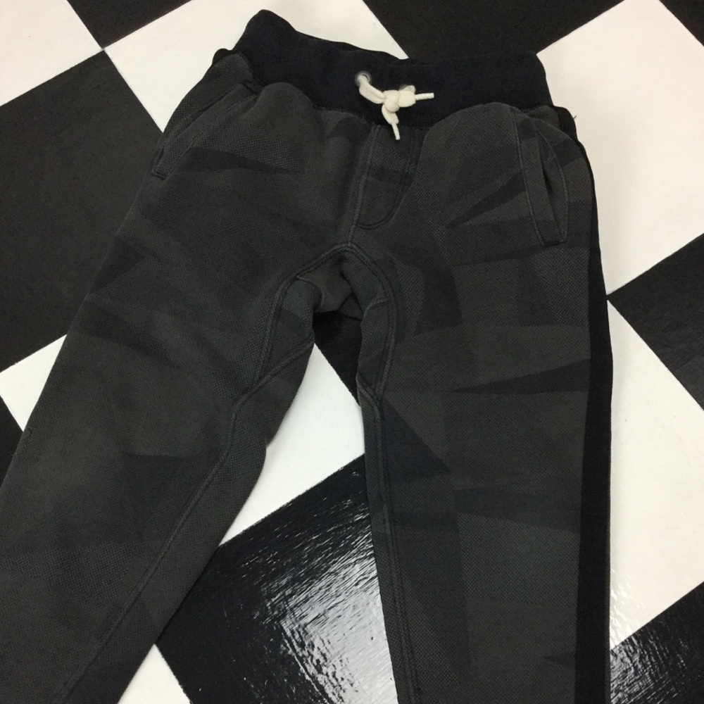 GAP joggers. Great used condition.6/7 size